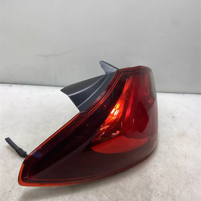 Fanale posteriore parte esterno sinistro