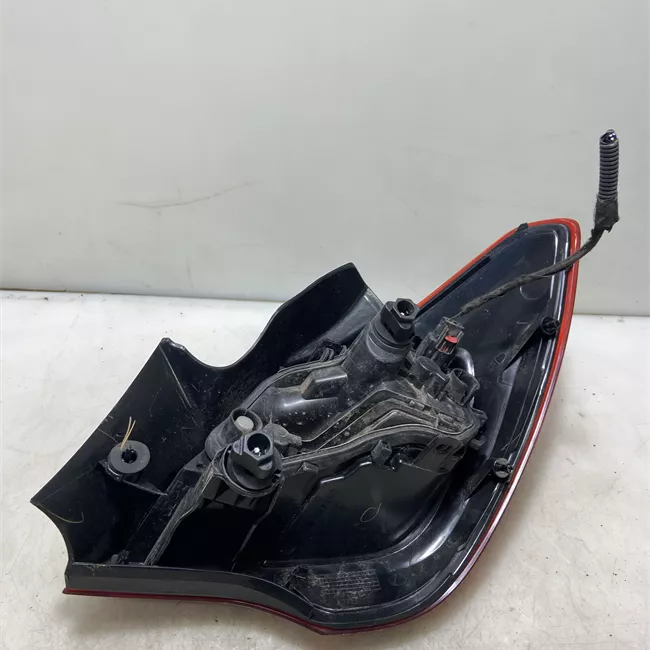 Fanale posteriore parte esterno sinistro