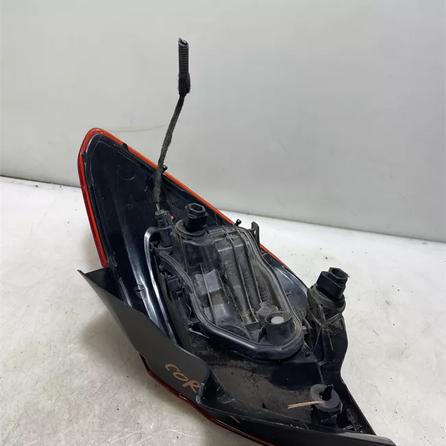 Fanale posteriore parte esterno sinistro