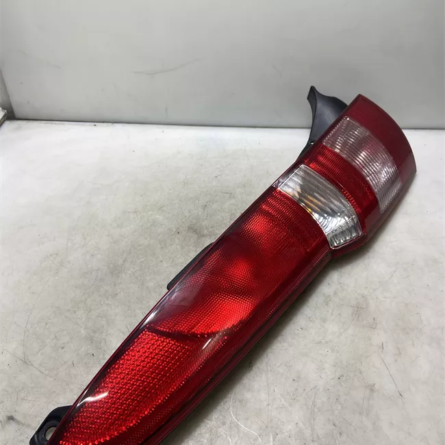 Fanale posteriore sinistro 11/04<