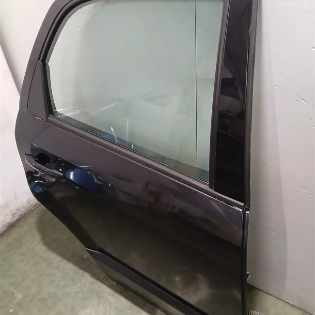 Porta posteriore destra