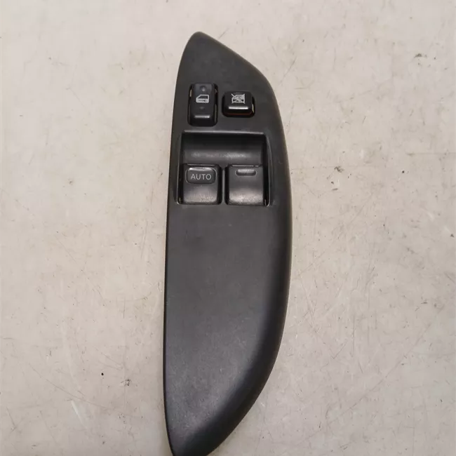 Interruttore alzacristalli porta anteriore sinistro