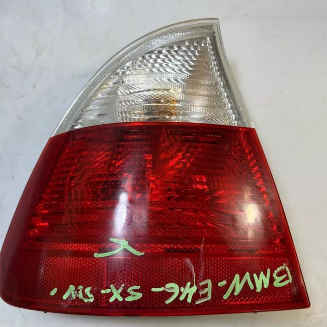 Fanale posteriore parte esterno sinistro Indicatori Direzione Bianchi