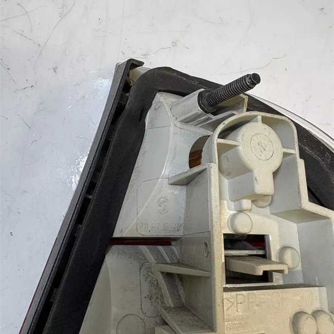 Fanale posteriore parte esterno sinistro Indicatori Direzione Bianchi