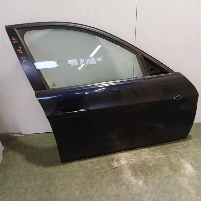 Porta anteriore destra