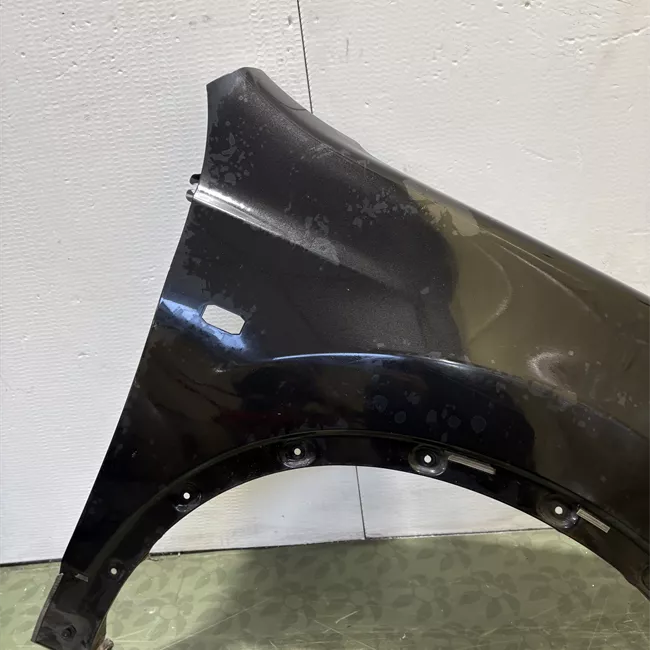 Parafango anteriore destro