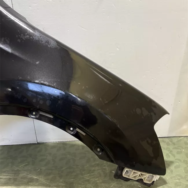 Parafango anteriore destro