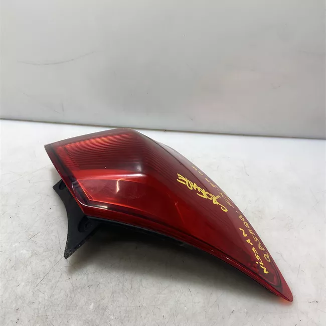 Fanale posteriore parte esterno sinistro