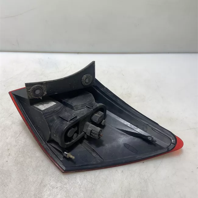 Fanale posteriore parte esterno sinistro