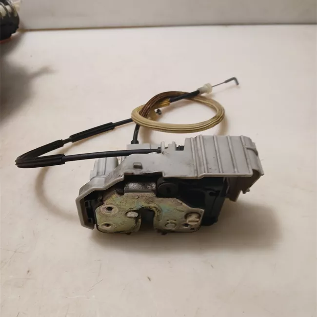 Serratura porta posteriore destra