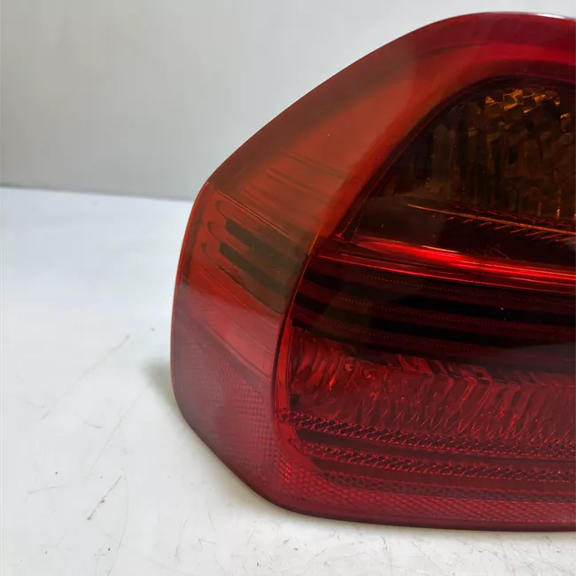 Fanale posteriore parte esterno sinistro