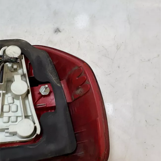 Fanale posteriore parte esterno sinistro