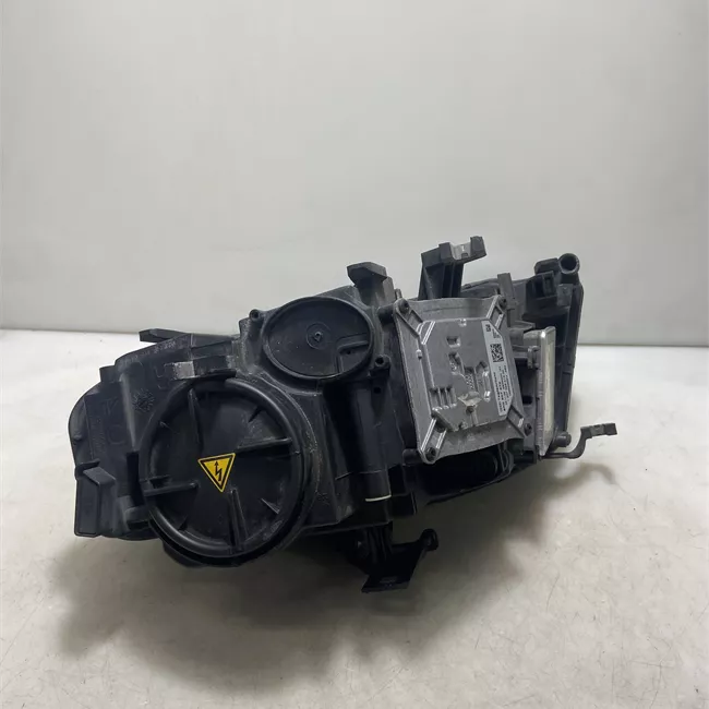 Proiettore destro Xeno