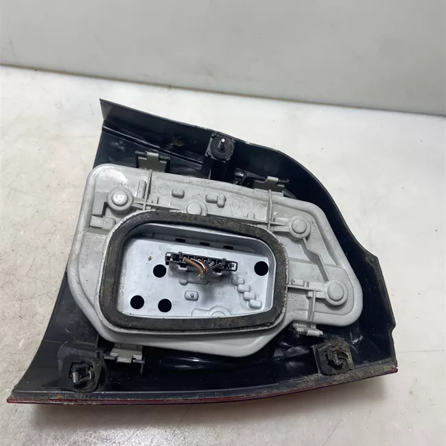 Fanale posteriore sinistro