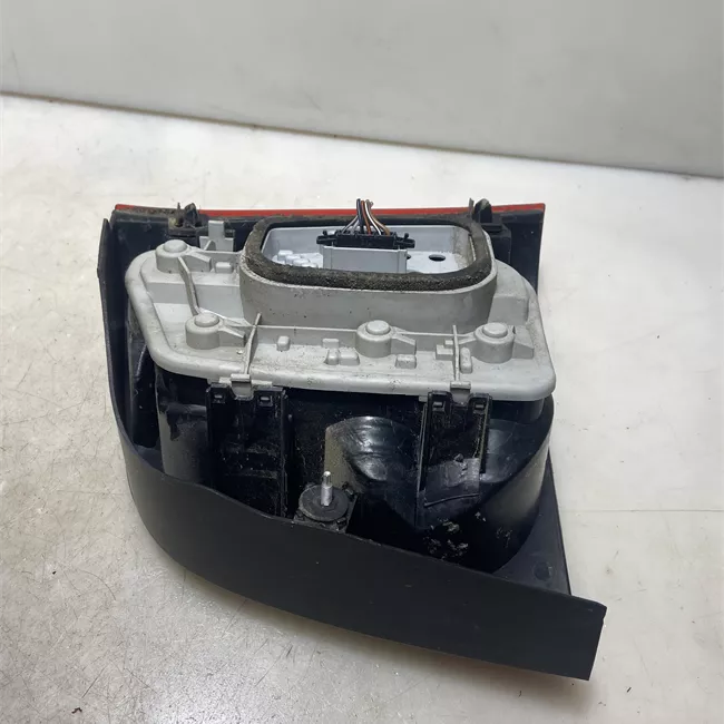 Fanale posteriore sinistro