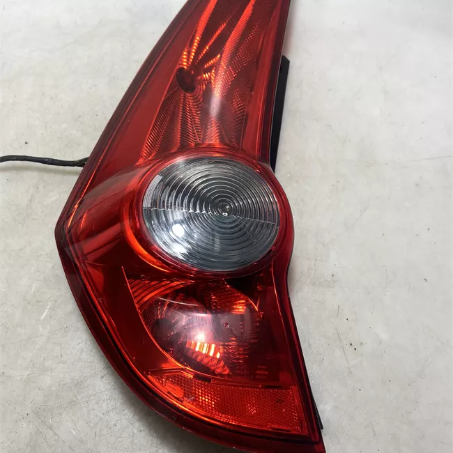 Fanale posteriore sinistro