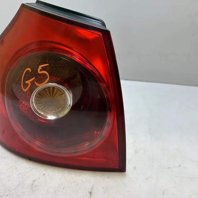 Fanale posteriore parte esterno sinistro VALEO