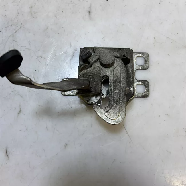 Serratura cofano anteriore