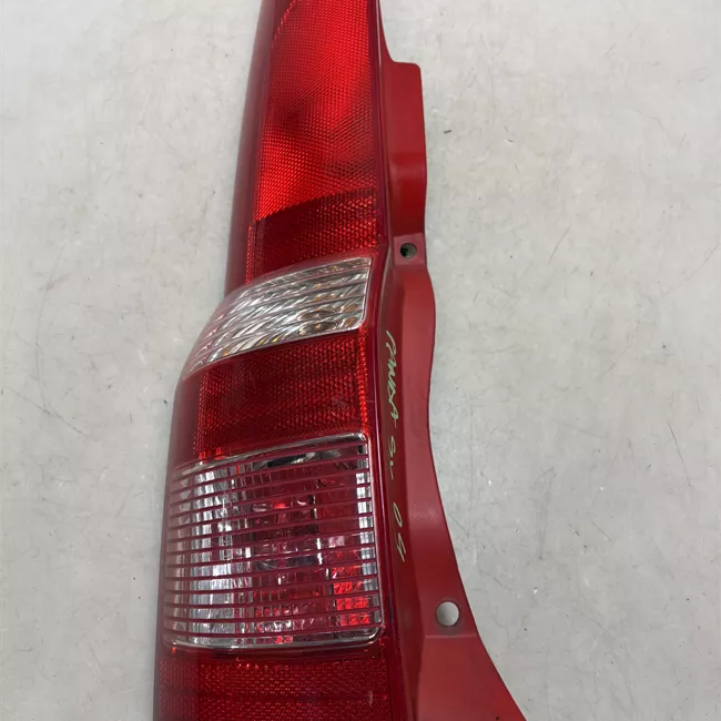 Fanale posteriore sinistro 11/04<