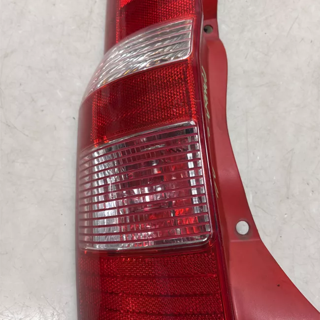 Fanale posteriore sinistro 11/04<