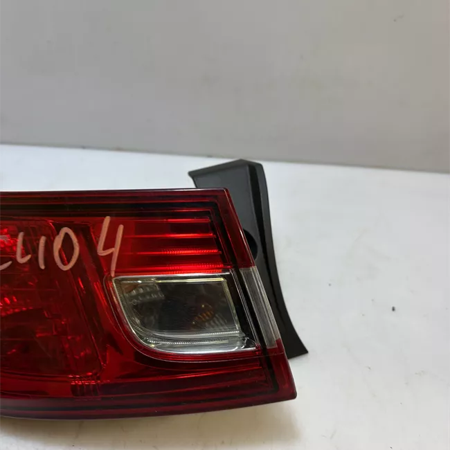 Fanale posteriore parte esterno sinistro