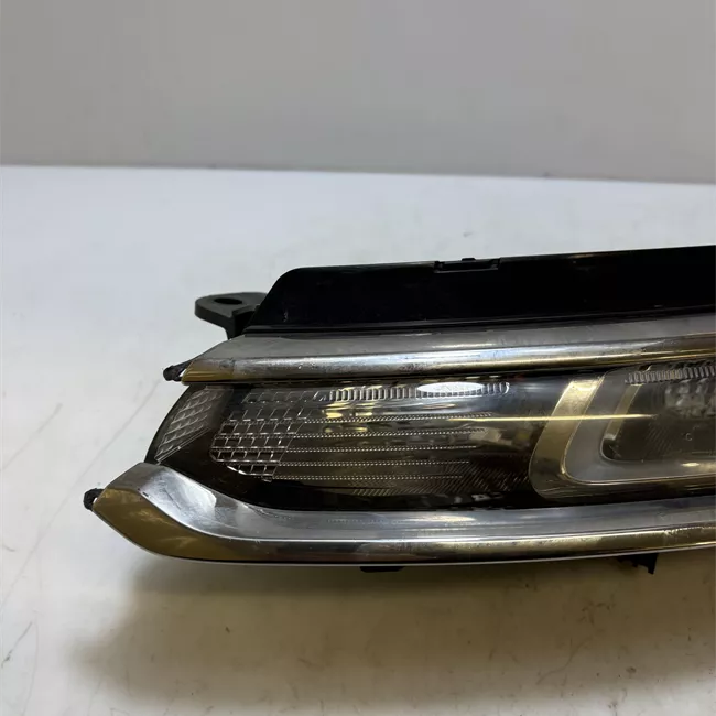 Fanalino anteriore sinistro