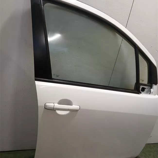 Porta anteriore destra