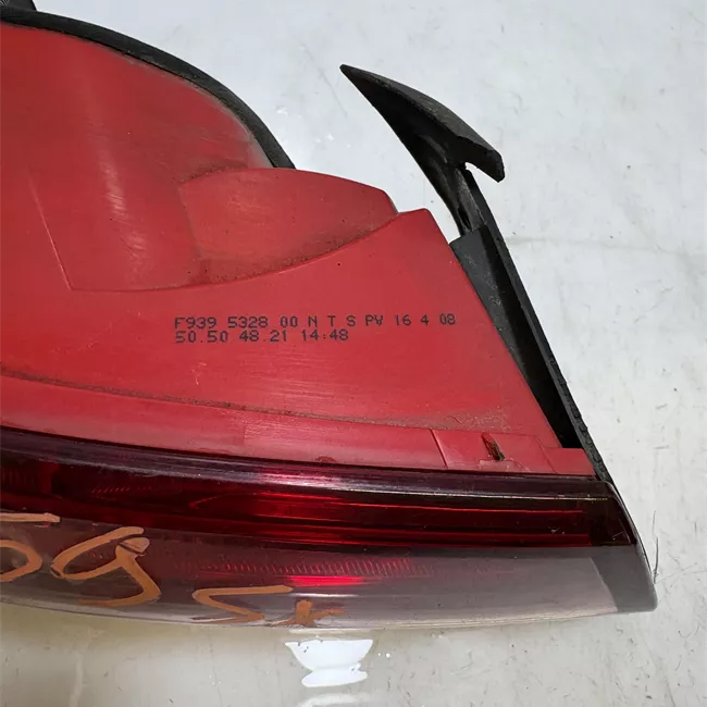 Fanale posteriore parte esterno sinistro