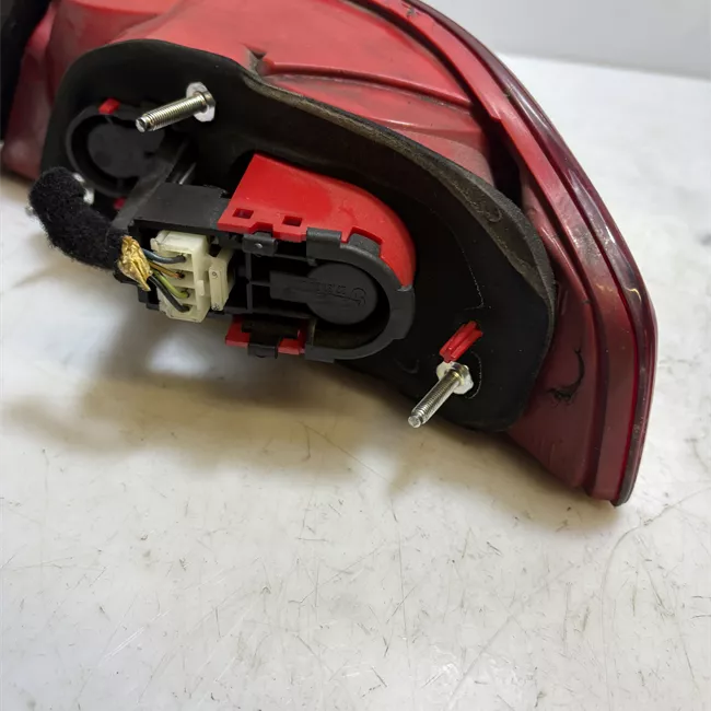 Fanale posteriore parte esterno sinistro