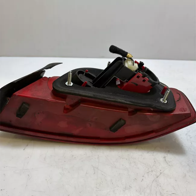 Fanale posteriore parte esterno sinistro