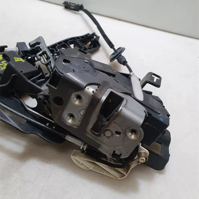 Serratura porta anteriore sinistra