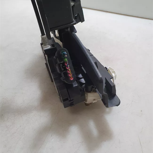 Serratura porta anteriore sinistra