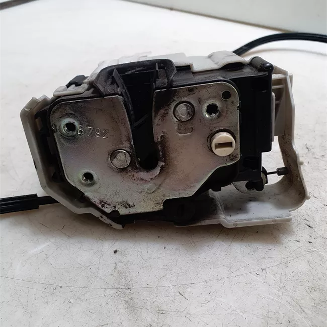 Serratura porta posteriore sinistra