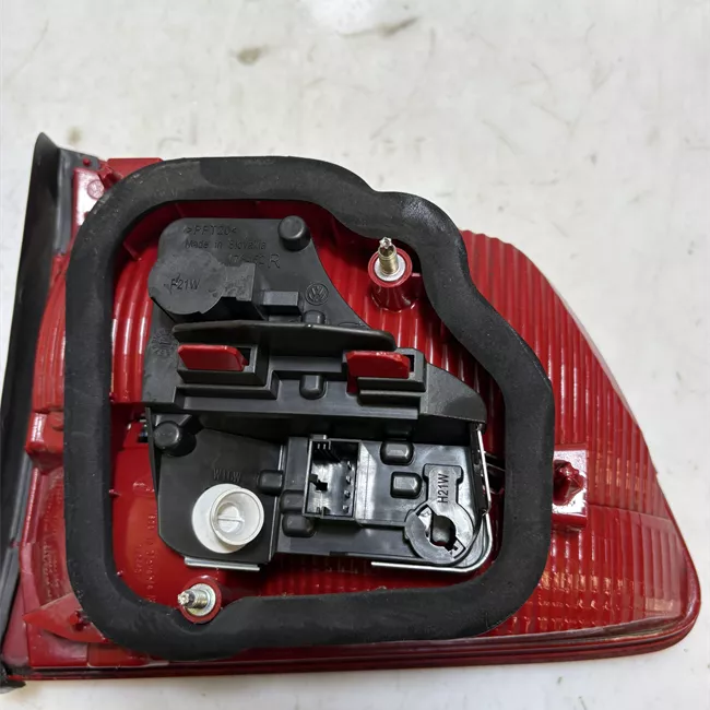 Fanale posteriore parte interno destro