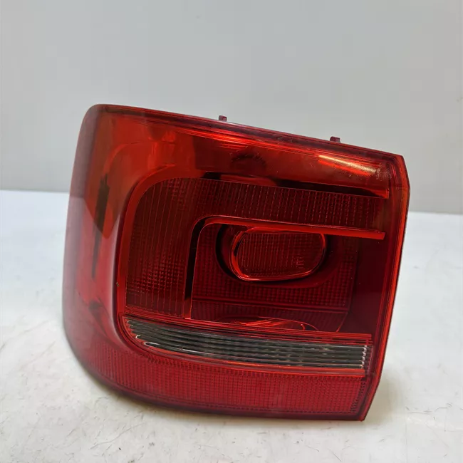 Fanale posteriore parte esterno sinistro