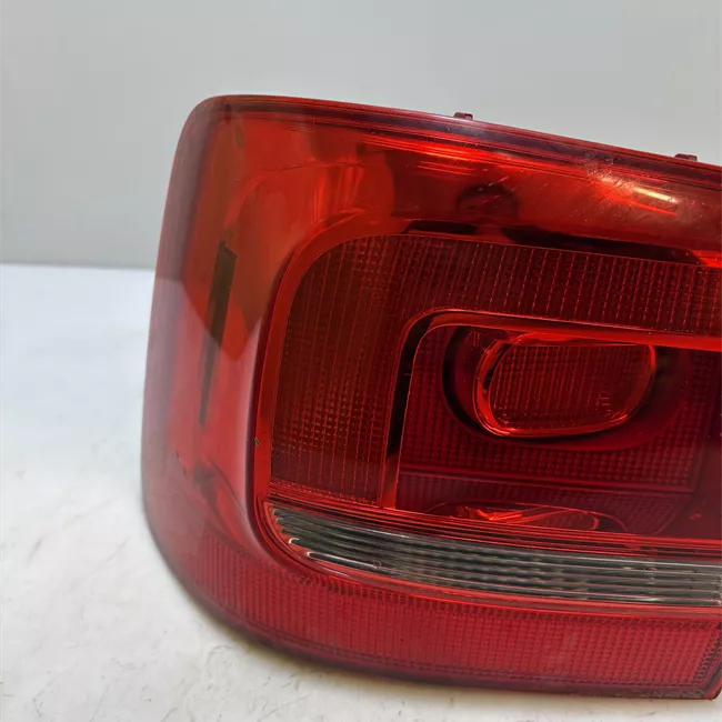 Fanale posteriore parte esterno sinistro