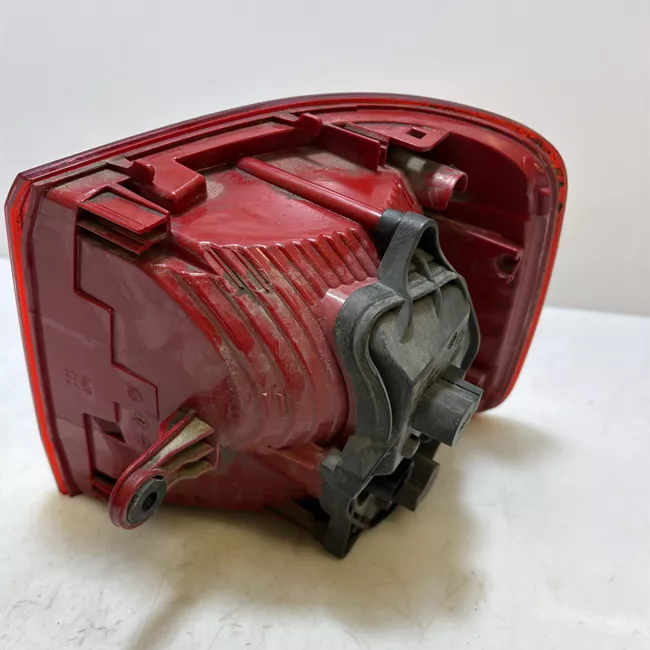 Fanale posteriore parte esterno sinistro