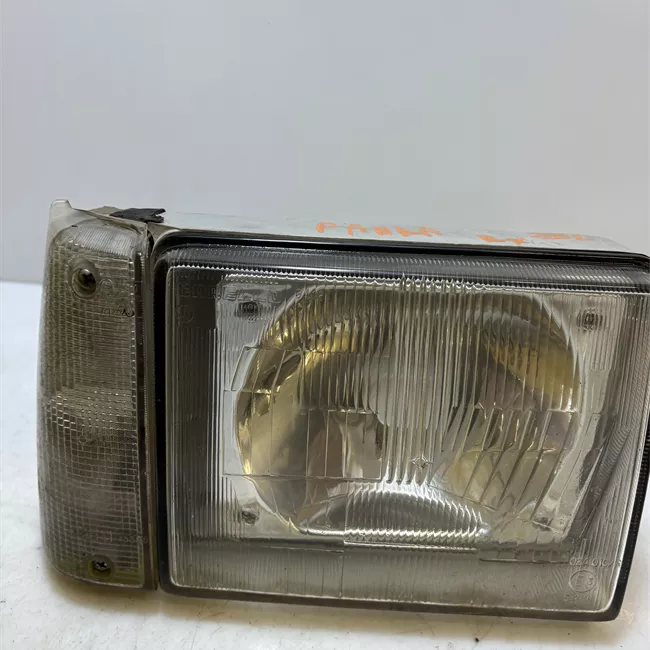 Proiettore destro CARELLO, con correttore fari