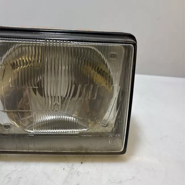 Proiettore destro CARELLO, con correttore fari