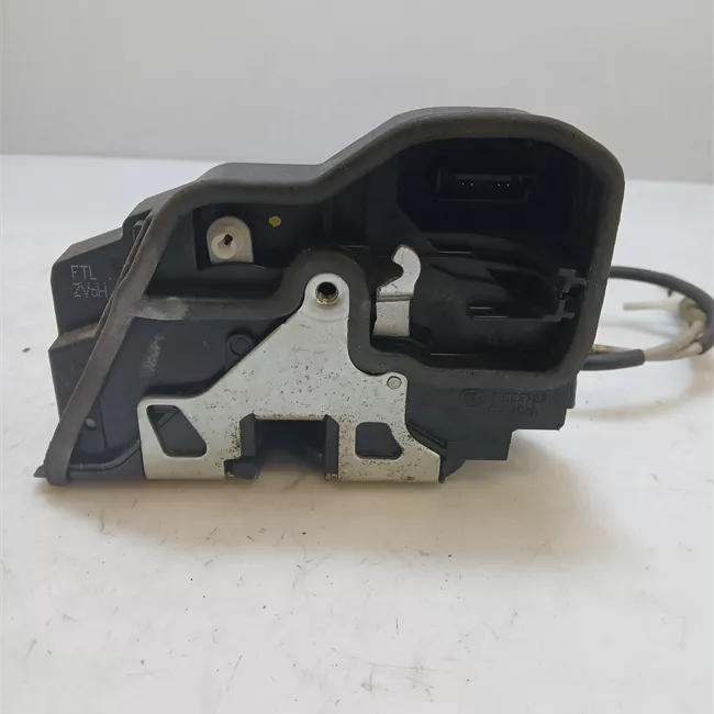 Serratura porta anteriore sinistra