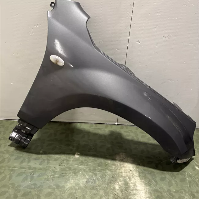 Parafango anteriore destro con fanalino laterale