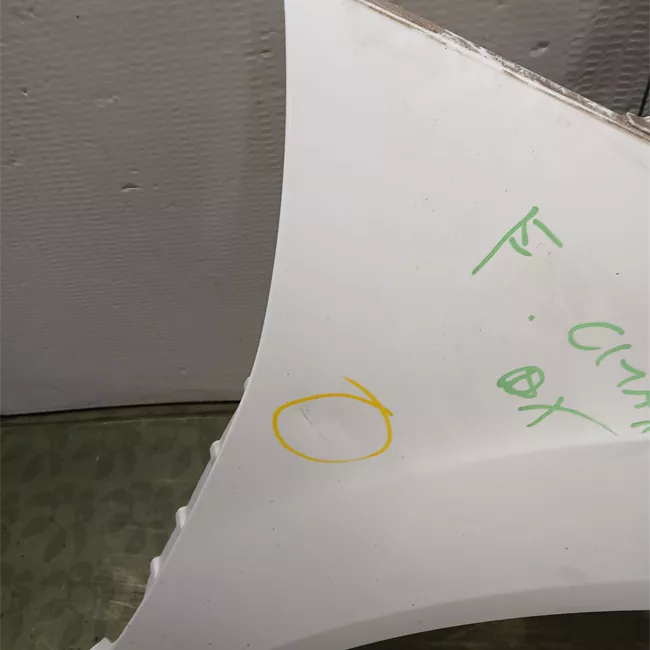 Parafango anteriore destro