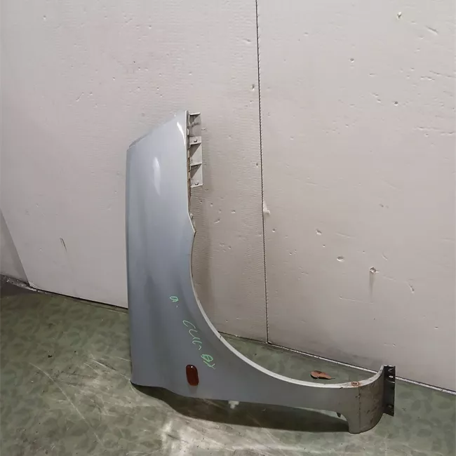 Parafango anteriore destro