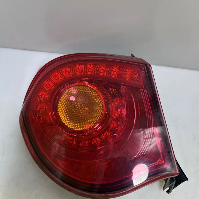 Fanale posteriore parte esterno sinistro