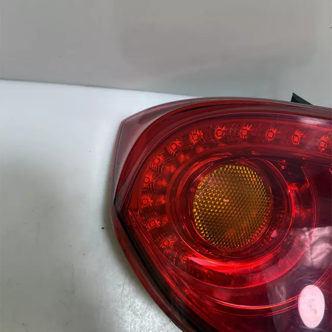 Fanale posteriore parte esterno sinistro