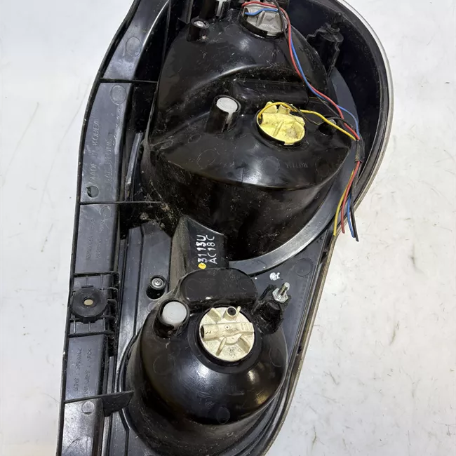 Fanale posteriore sinistro