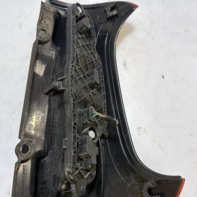 Fanale posteriore sinistro