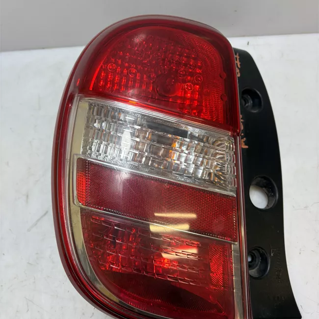 Fanale posteriore sinistro