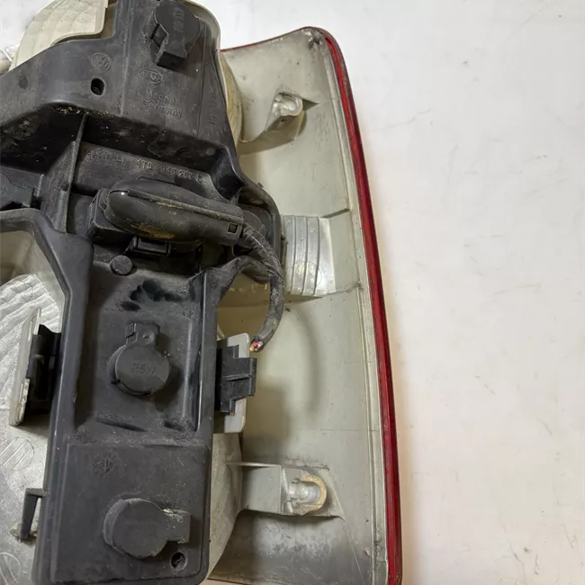 Fanale posteriore sinistro rosso