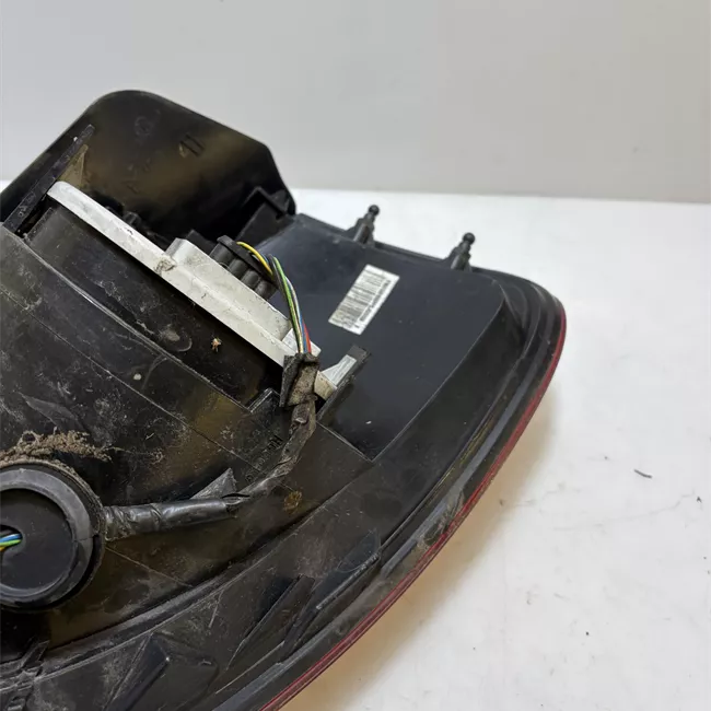 Fanale posteriore sinistro